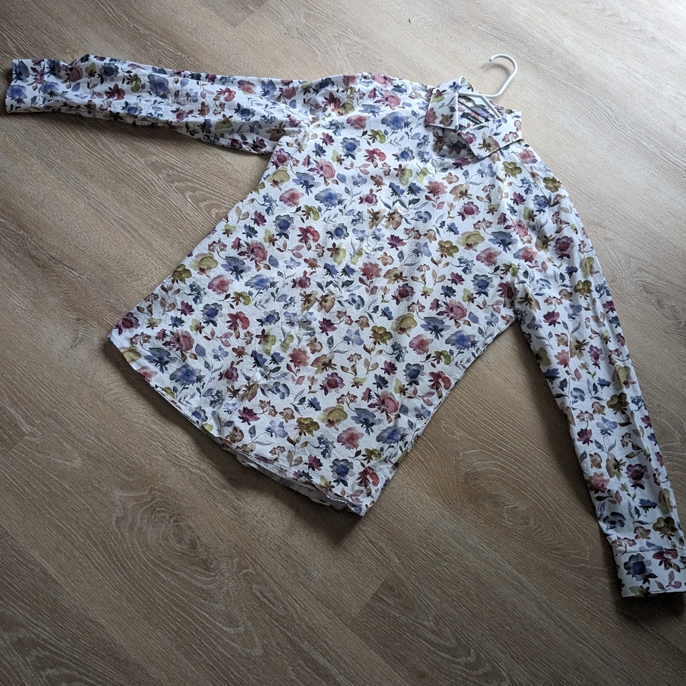 RW&Co men's floral button down shirt medium